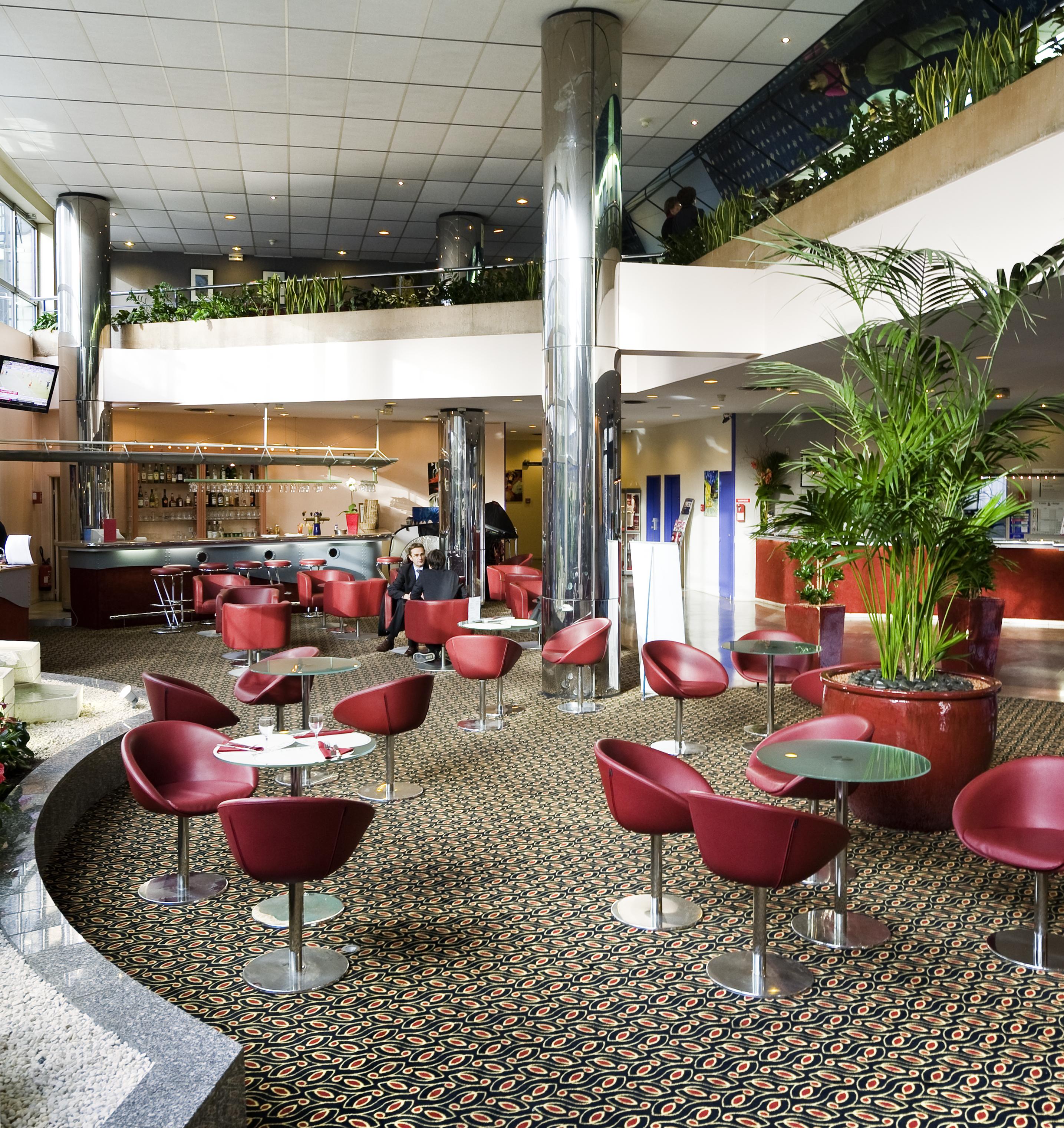 Mercure Paris Val De Hotel 4*