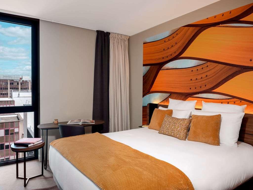Mercure Paris Val De Hotel 4*