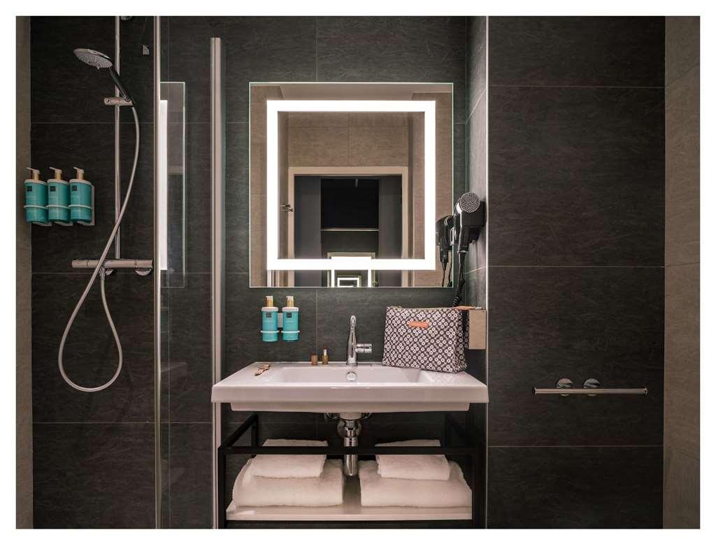 Mercure Paris Val De Hotel 4*