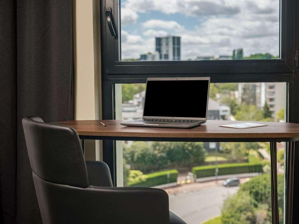 Mercure Paris Val De 4*