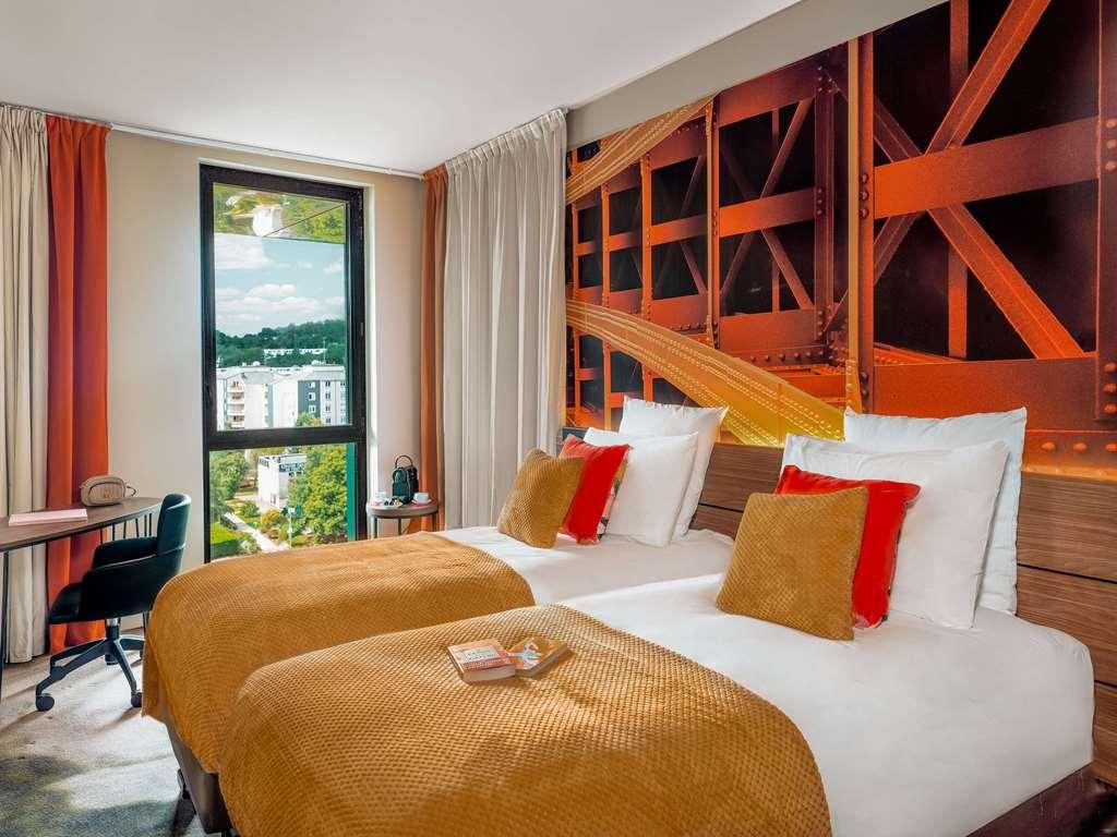 Mercure Paris Val De Hotel